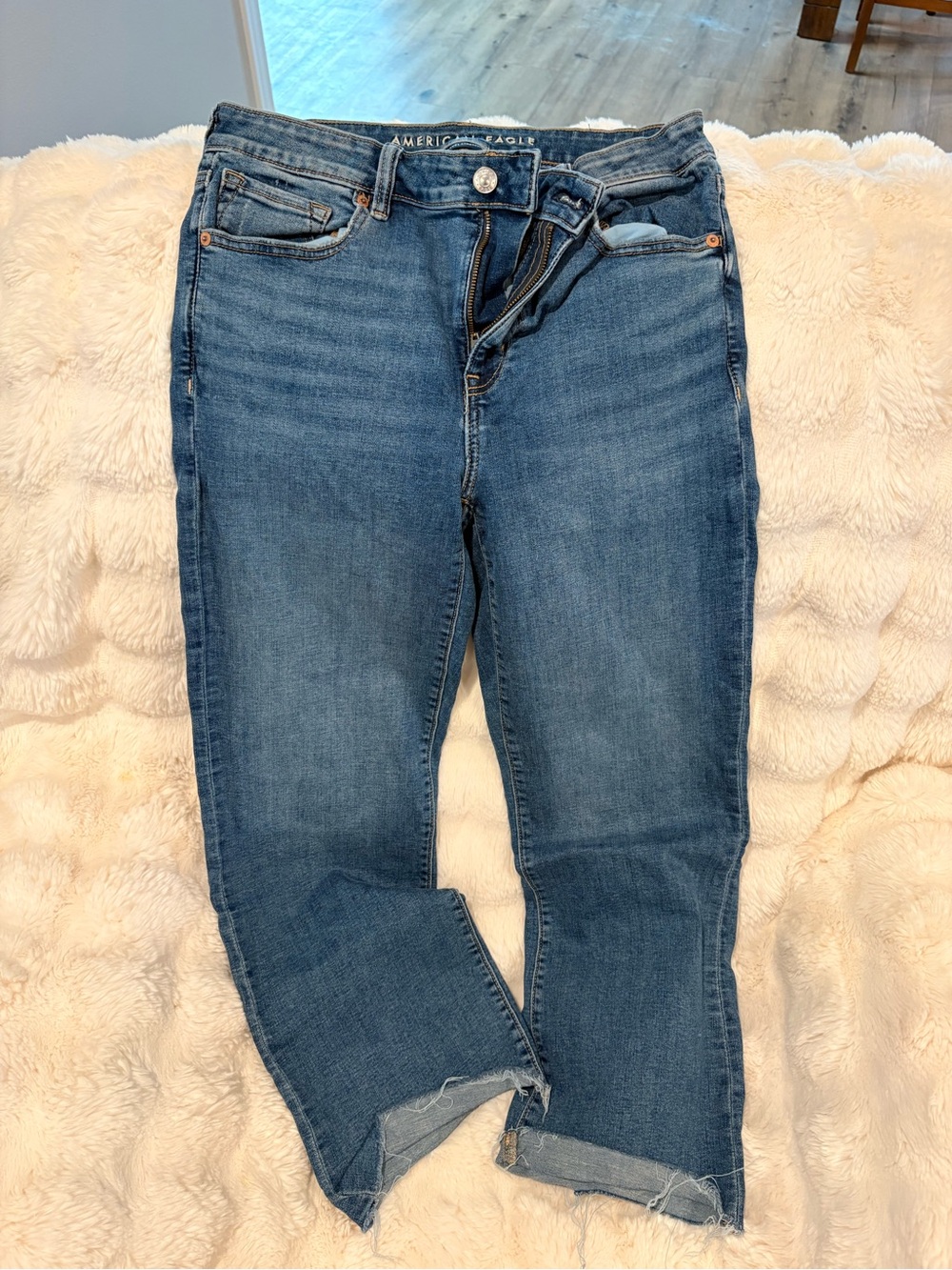 American Eagle Outfitters Cropped Straight-Leg Jeans - Medium Blue